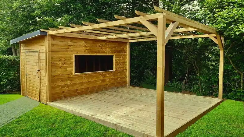 Intégrer une arche en bois dans la conception de votre jardin