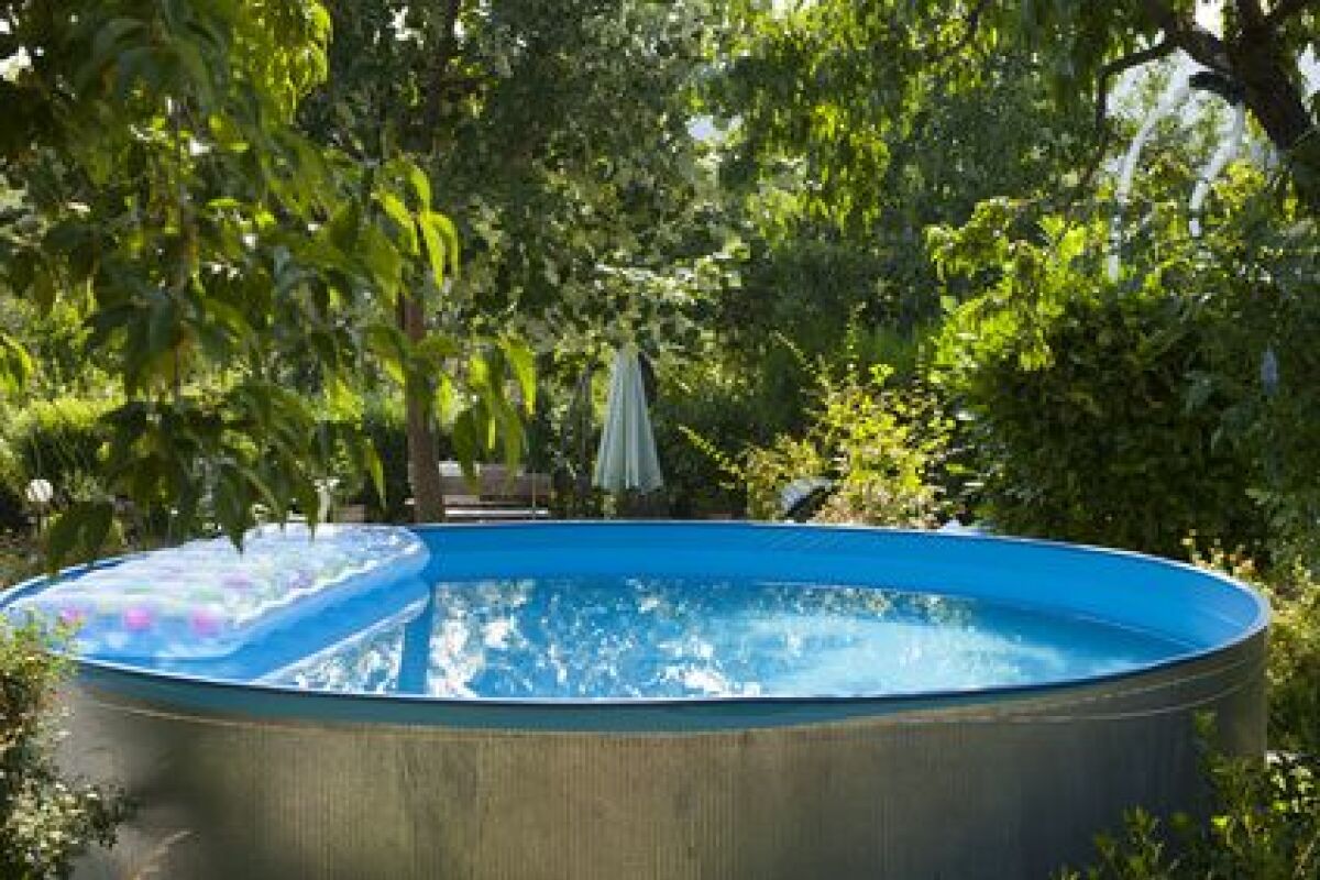 Comment bien habiller une piscine tubulaire ? - Le Jardinier Décorateur